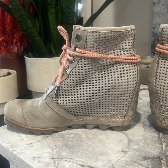 Sorel 1964 Premium Wedge || Rare Perforated Lace Wedge - Picture 11 of 15